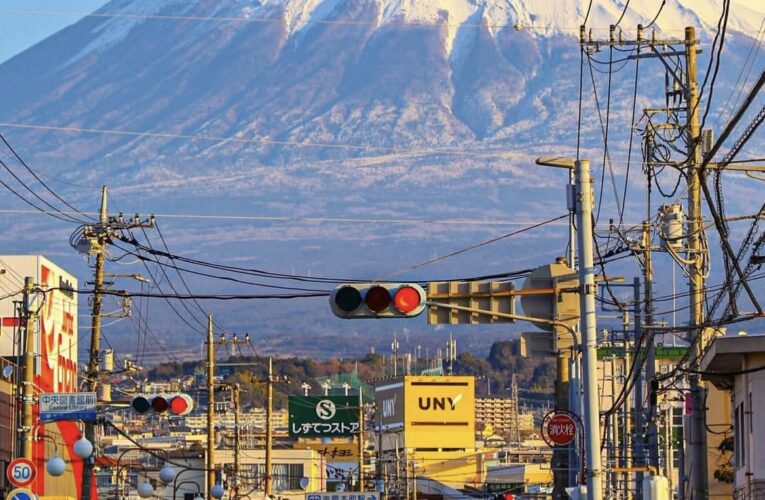 7.6 magnitude earthquake strikes northern Japan